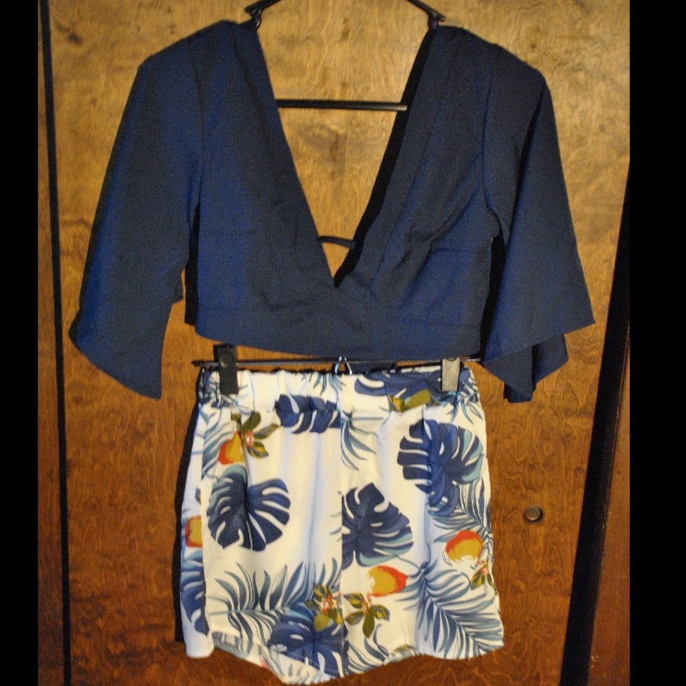 Shein 2 Piece Set Size XS BRAND NEW/NEVER WORN